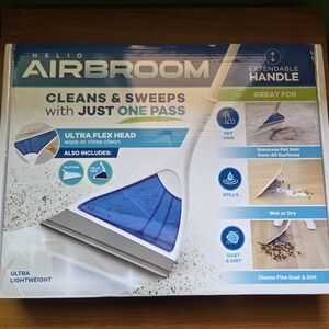 Helio Airbroom with Extendable Handle
